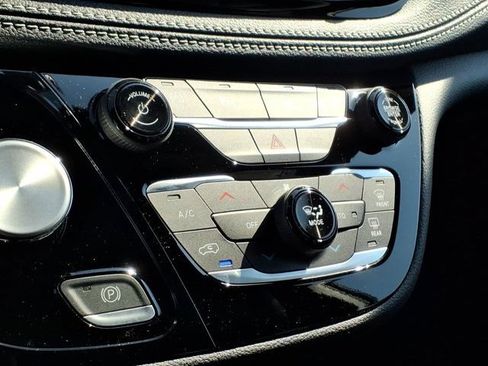 New 2026 Chrysler Pacifica Select FWD image 9