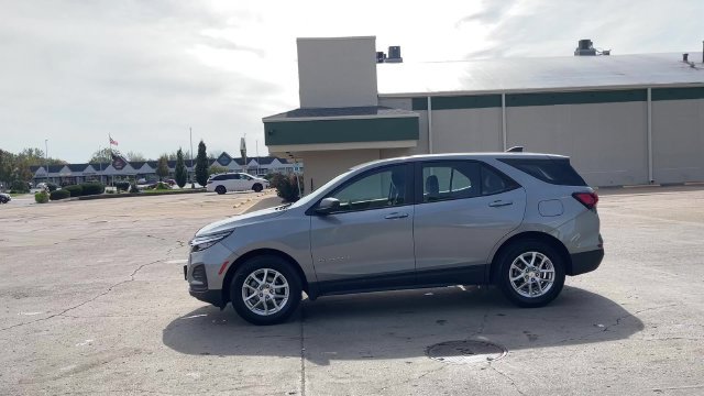 Used 2023 Chevrolet Equinox LS w/ LPO, Floor Liner Package FWD image 5