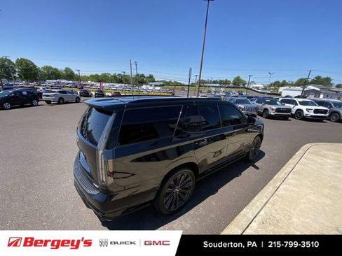 Used 2025 Cadillac Escalade V AWD/4WD image 23