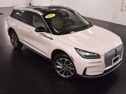 Used 2023 Lincoln Corsair AWD w/ Equipment Group 101A image 11
