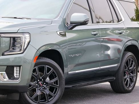 Used 2024 GMC Yukon SLT w/ SLT Luxury Package AWD/4WD image 20