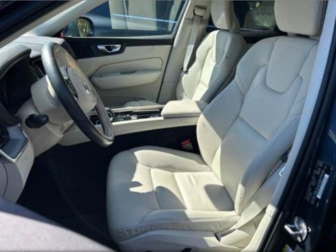 Used 2023 Volvo XC60 B5 Core w/ Climate Package image 16