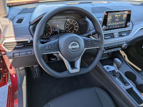 New 2025 Nissan Altima 2.5 SV image 15