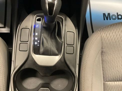 Used 2017 Hyundai Santa Fe Sport image 21