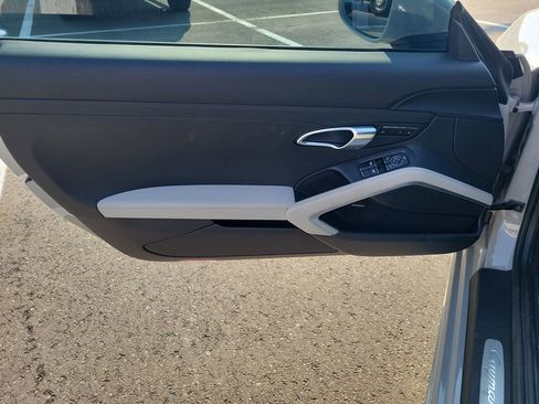 Used 2024 Porsche 718 Cayman S RWD image 29