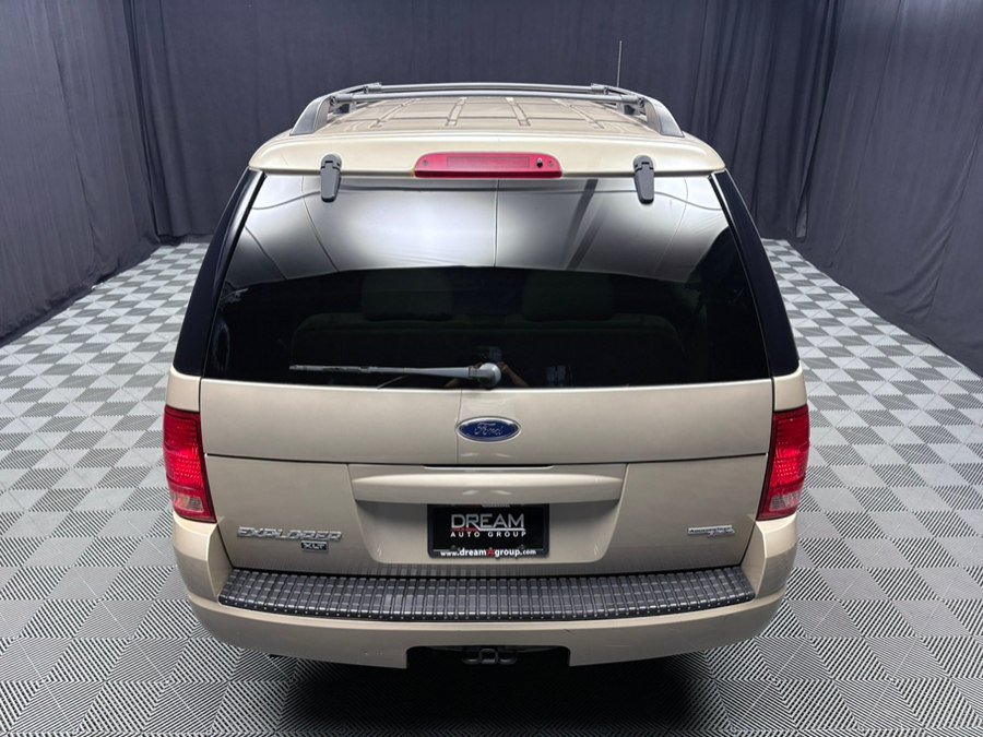 Used 2005 Ford Explorer 4WD XLT image 4