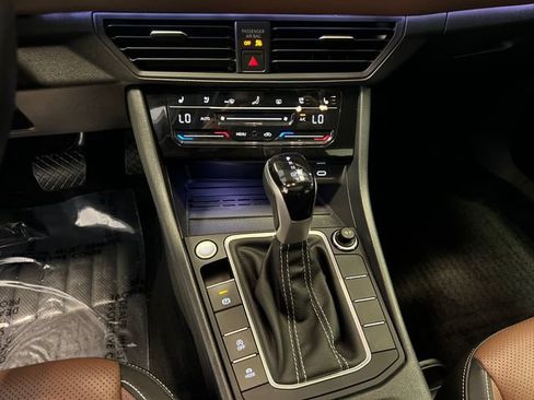 Certified 2025 Volkswagen Jetta SEL FWD image 27