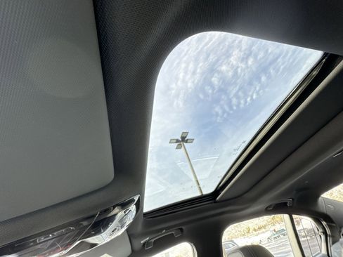 New 2026 BMW i5 eDrive40 image 24