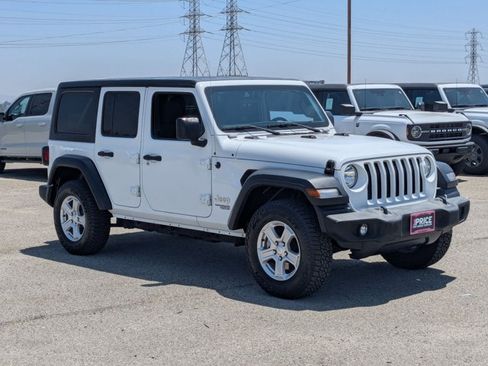 Used 2018 Jeep Wrangler Unlimited Sport S AWD/4WD image 3