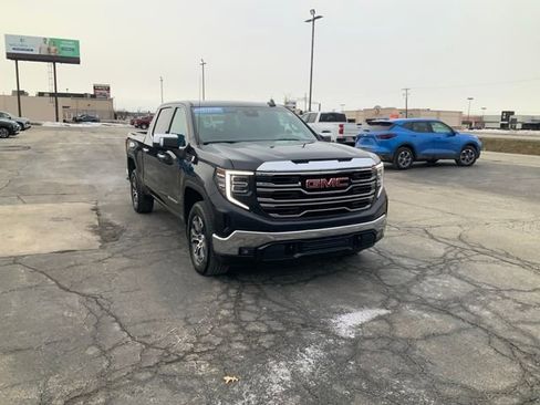 Certified 2025 GMC Sierra 1500 SLT image 4