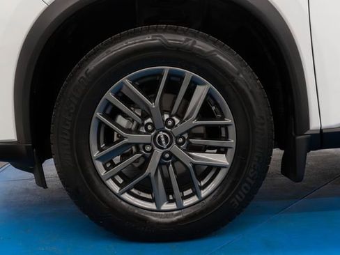 Used 2024 Nissan Rogue S FWD image 2