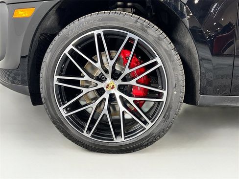 New 2026 Porsche Macan S image 33