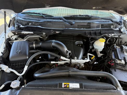 Used 2019 RAM 1500 Classic SLT AWD/4WD image 10