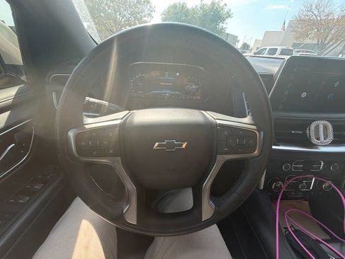 Used 2022 Chevrolet Suburban Z71 w/ Off-Road Capability Package AWD/4WD image 12