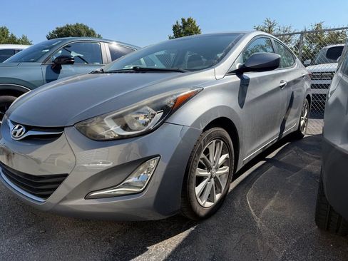 Used 2014 Hyundai Elantra SE w/ Option Group 02 FWD image 1