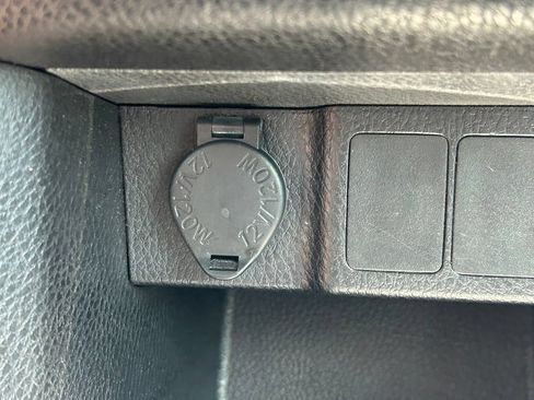 Used 2018 Toyota Corolla LE FWD image 24