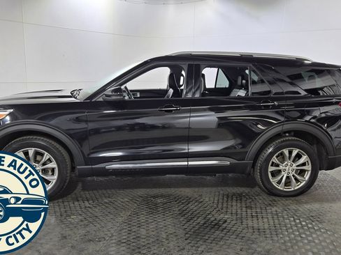 Used 2021 Ford Explorer Limited AWD/4WD image 4
