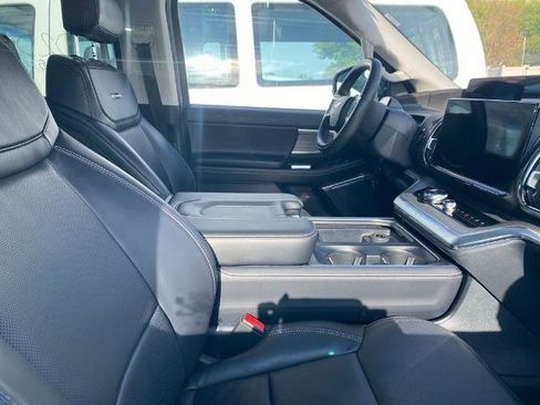 Certified 2025 Ford Expedition Max Platinum AWD/4WD image 8