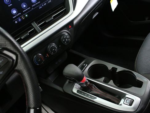 Used 2024 Chevrolet Trax RS w/ Driver Confidence Package FWD image 20