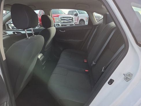 Used 2016 Nissan Sentra S image 11