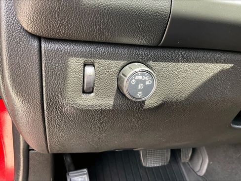 Used 2021 Chevrolet Colorado LT w/ LT Convenience Package RWD image 14