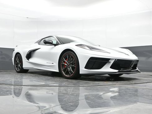 Used 2023 Chevrolet Corvette Stingray Premium Conv w/ Z51 Performance Package RWD image 45