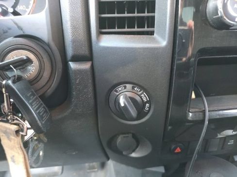 Used 2013 Nissan Titan SV AWD/4WD image 14