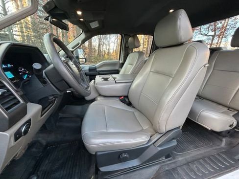 Used 2022 Ford F250 XL w/ Power Equipment Group image 10