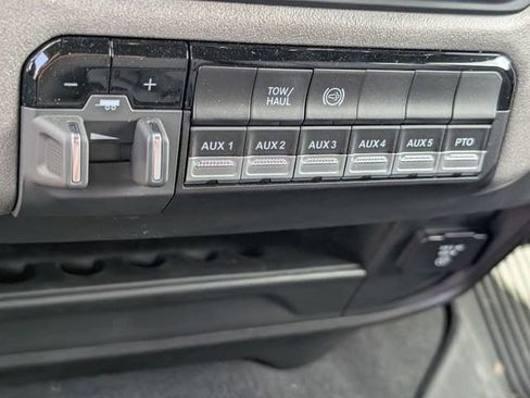 Used 2024 RAM 5500 Tradesman w/ Chrome Appearance Group image 22