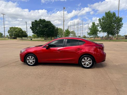 Used 2016 MAZDA MAZDA3 i Sport FWD image 8