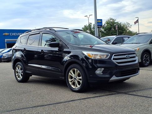 Used 2018 Ford Escape SE FWD image 3