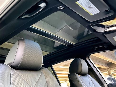 Used 2025 BMW X5 xDrive40i w/ M Sport Package image 13