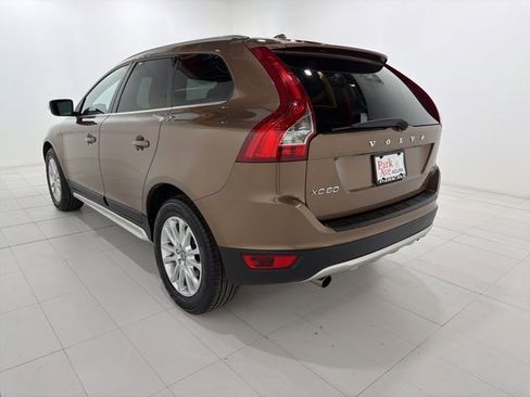 Used 2010 Volvo XC60 T6 AWD/4WD image 5