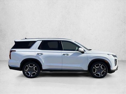 Used 2023 Hyundai Palisade Limited FWD image 6