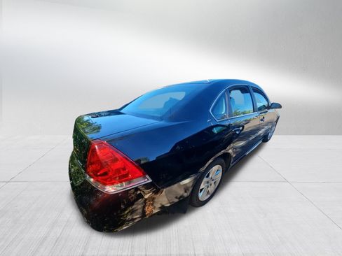Used 2011 Chevrolet Impala LS FWD image 4