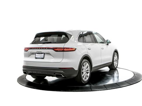 Certified 2022 Porsche Cayenne AWD/4WD image 7