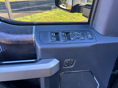 Used 2022 Ford F250 Lariat w/ Tremor Off-Road Package image 23