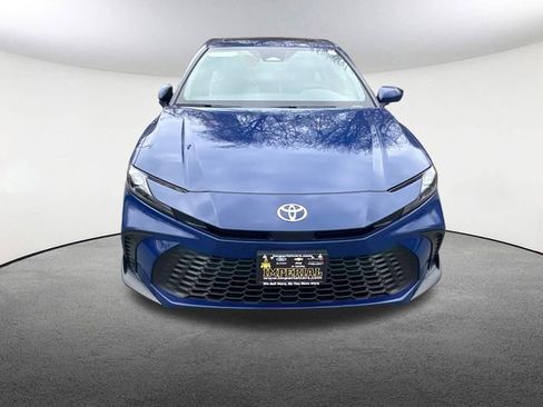New 2026 Toyota Camry SE image 3