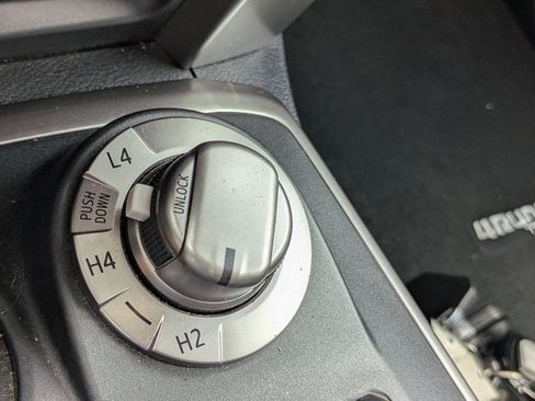 Used 2024 Toyota 4Runner TRD Sport AWD/4WD image 17