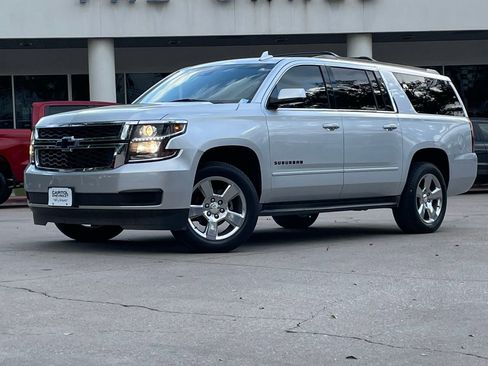 Used 2019 Chevrolet Suburban LS w/ All-Season Package image 2