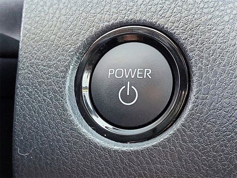 Used 2025 Toyota Camry LE image 11