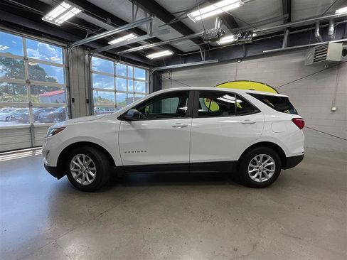 Used 2021 Chevrolet Equinox LS w/ LPO, Cargo Package FWD image 2