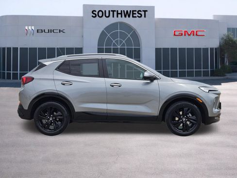 Used 2024 Buick Encore GX Sport Touring FWD image 7