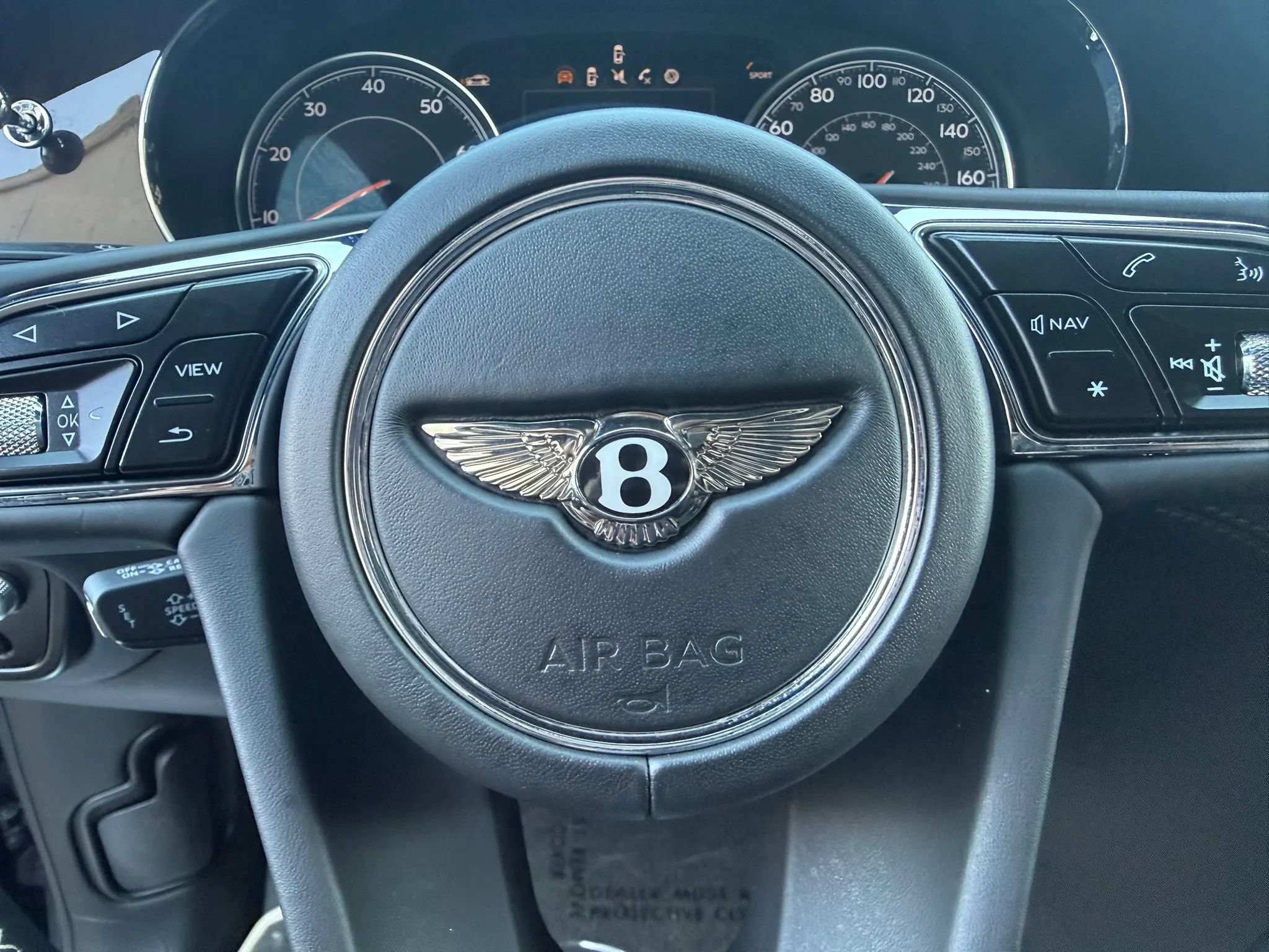 Used 2019 Bentley Bentayga AWD/4WD image 22