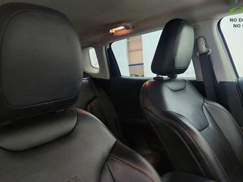 Used 2019 Jeep Compass Limited FWD image 23