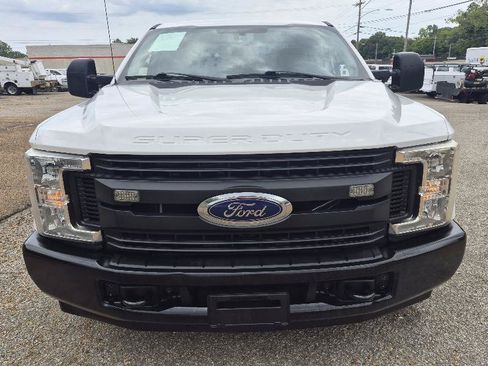 Used 2019 Ford F250 XL RWD image 4