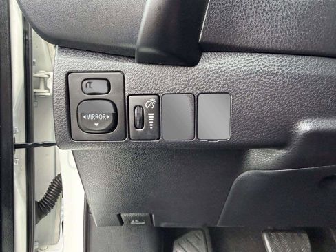 Used 2017 Toyota Corolla SE w/ Carpet Mat Package (TMS) image 22