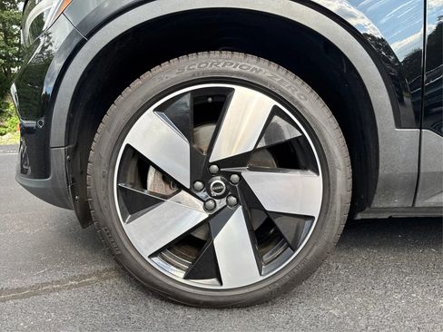 Used 2022 Volvo C40 P8 Recharge Ultimate image 15