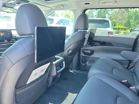 New 2026 Kia Carnival SX Prestige FWD image 13