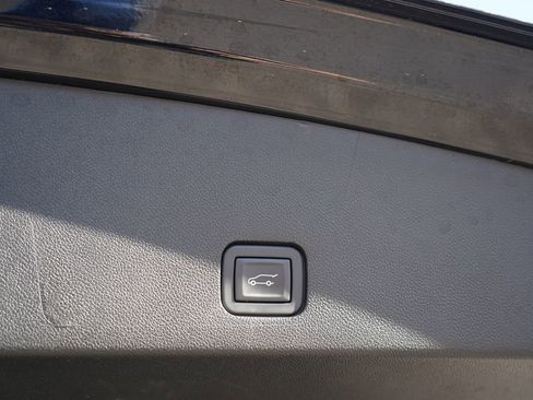 Used 2024 Cadillac XT6 Premium Luxury image 23